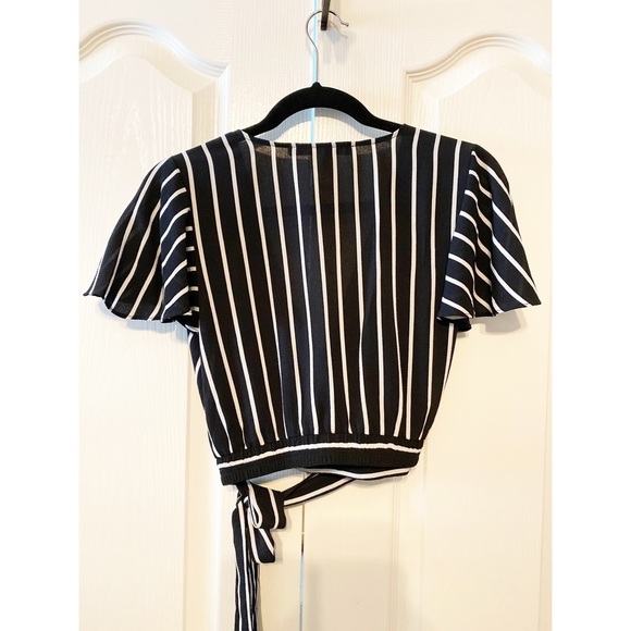 Necessary Objects cropped tie waist top striped S - Picture 2 of 12